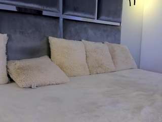 katheavy webcam model stream image