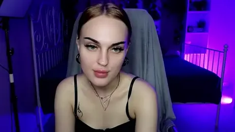 emlymur webcam model stream image