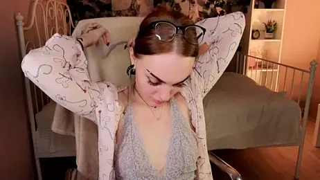 emlymur webcam model stream image