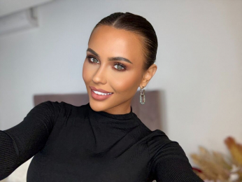 Anais webcam model stream image