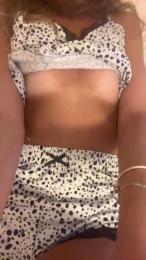 LaviniaM97 webcam model stream image