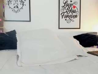 mialourense webcam model stream image