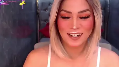 QueenGia_Ts webcam model stream image