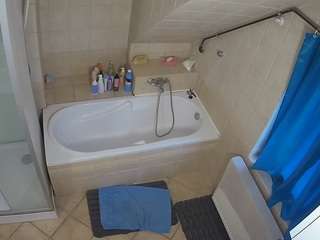 voyeurcam-julmodels-bath-2nd-1 webcam model stream image