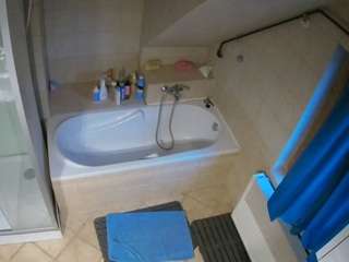 voyeurcam-julmodels-bath-2nd-1 webcam model stream image