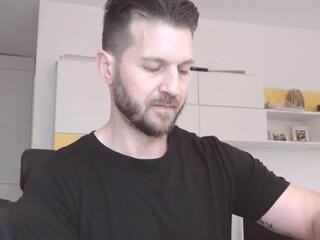 Hadess webcam model stream image