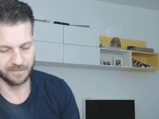 Hadess webcam model stream image