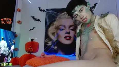 maxiy_001 webcam stripchat model stream image