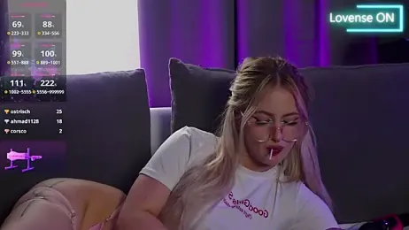 LucyLextonX webcam model stream image