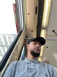 Lionayowe webcam model stream image