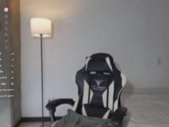 hey_cesard webcam chaturbate model stream image