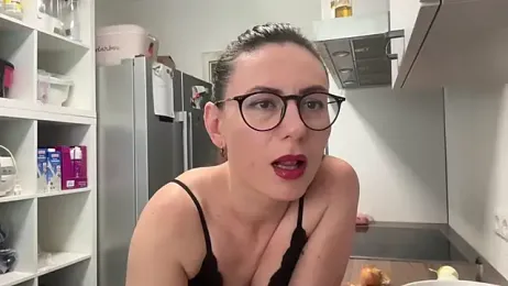 AvaFlowers6 webcam model stream image