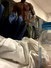 Prettyrichy webcam model stream image