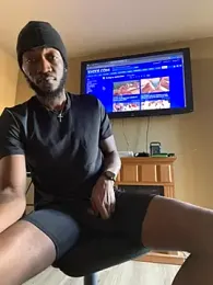 Prettyrichy webcam model stream image