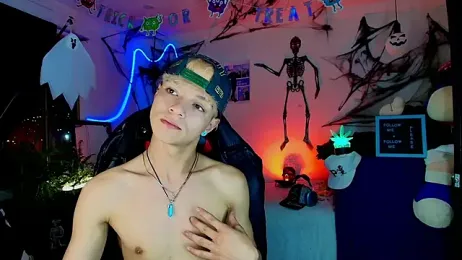 twink_sebas_ webcam model stream image