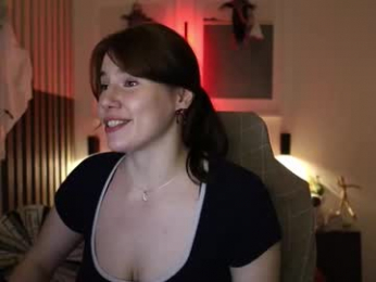 girl_u_never_met webcam model stream image