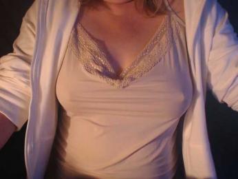 1BECHA1 webcam model stream image
