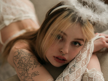 HildDryer webcam model stream image