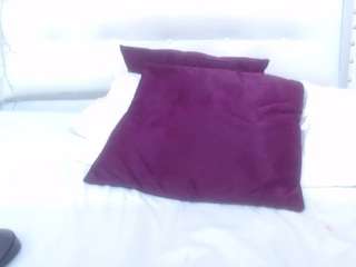 sexy-tiny-sarah webcam model stream image