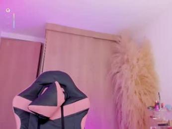 mia_yourmommy webcam model stream image