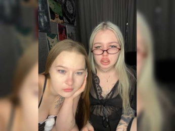DoollSin webcam model stream image