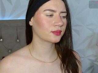 Gwen Drew webcam model stream image