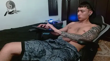 aaron_blug webcam model stream image