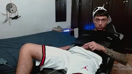 aaron_blug webcam model stream image