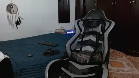 aaron_blug webcam model stream image