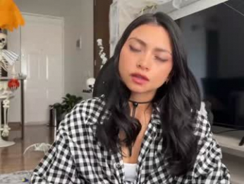 sweet_littleee webcam chaturbate model stream image