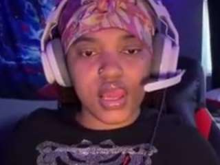 casmami webcam model stream image