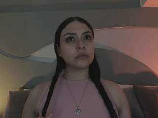 nicolle-w webcam model stream image