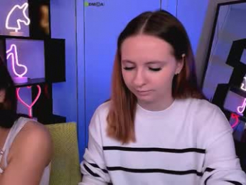 mila_glow webcam model stream image