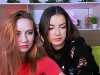 mila_glow webcam model stream image