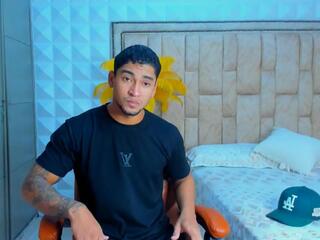 Anthom Wells webcam model stream image