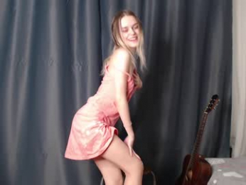 mila_hi webcam model stream image