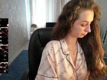 AdelinaGoddes webcam model stream image