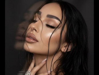 LaraMac webcam model stream image