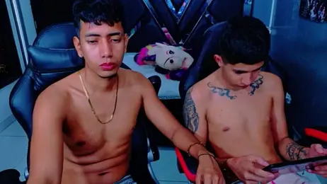 darwinandbrayann webcam model stream image