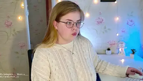 sinnamon_ webcam model stream image