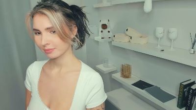 SookAdamski webcam model stream image