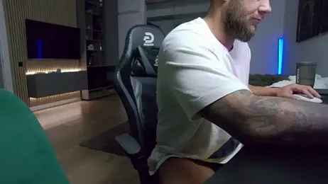 UbbeViking webcam stripchat model stream image