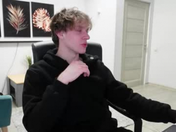 charles_dreams webcam model stream image