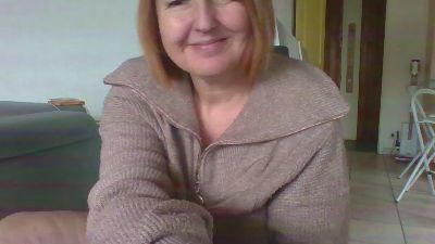 SandElle webcam model stream image