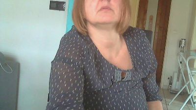 SandElle webcam model stream image