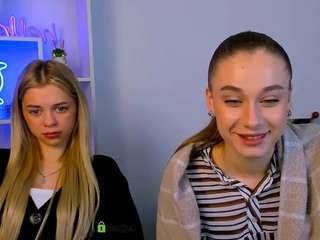 flora-nyx webcam model stream image