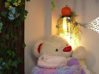 Isa Nixon webcam model stream image