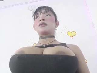 hugekira webcam model stream image