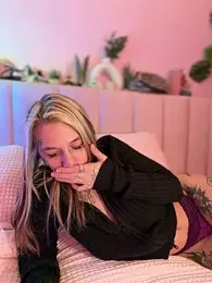 chloetease webcam model stream image