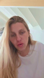 Elisablonde webcam model stream image